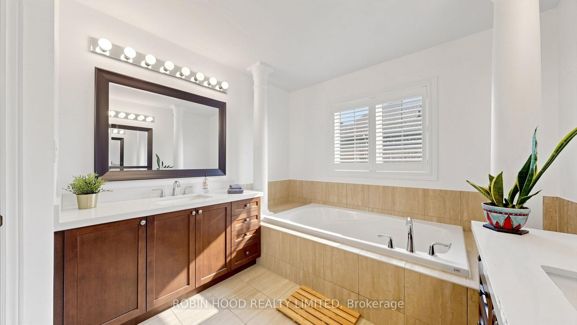3307 Granite Gate - Detached photo 33 of 49 in Burlington, Ontario