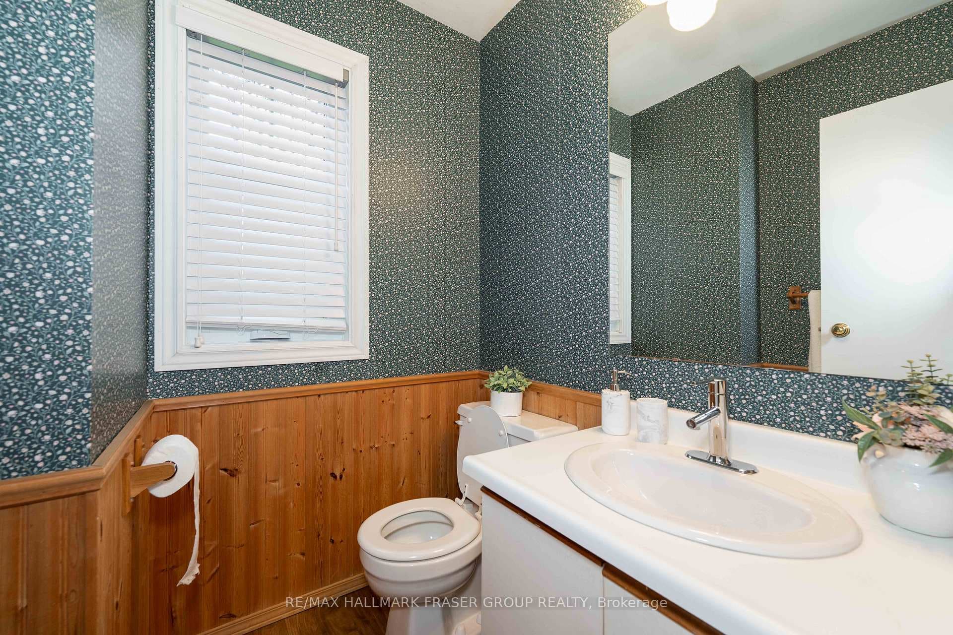 4 Coalport Drive - Detached photo 17 of 40 in Birch Cliff / Cliffside, Ontario