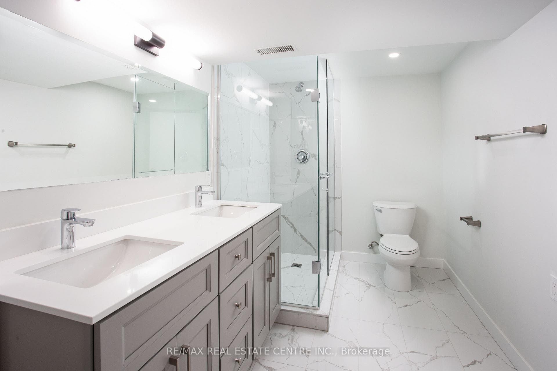 446 Willis Drive - Detached photo 24 of 35 in Oakville, Ontario