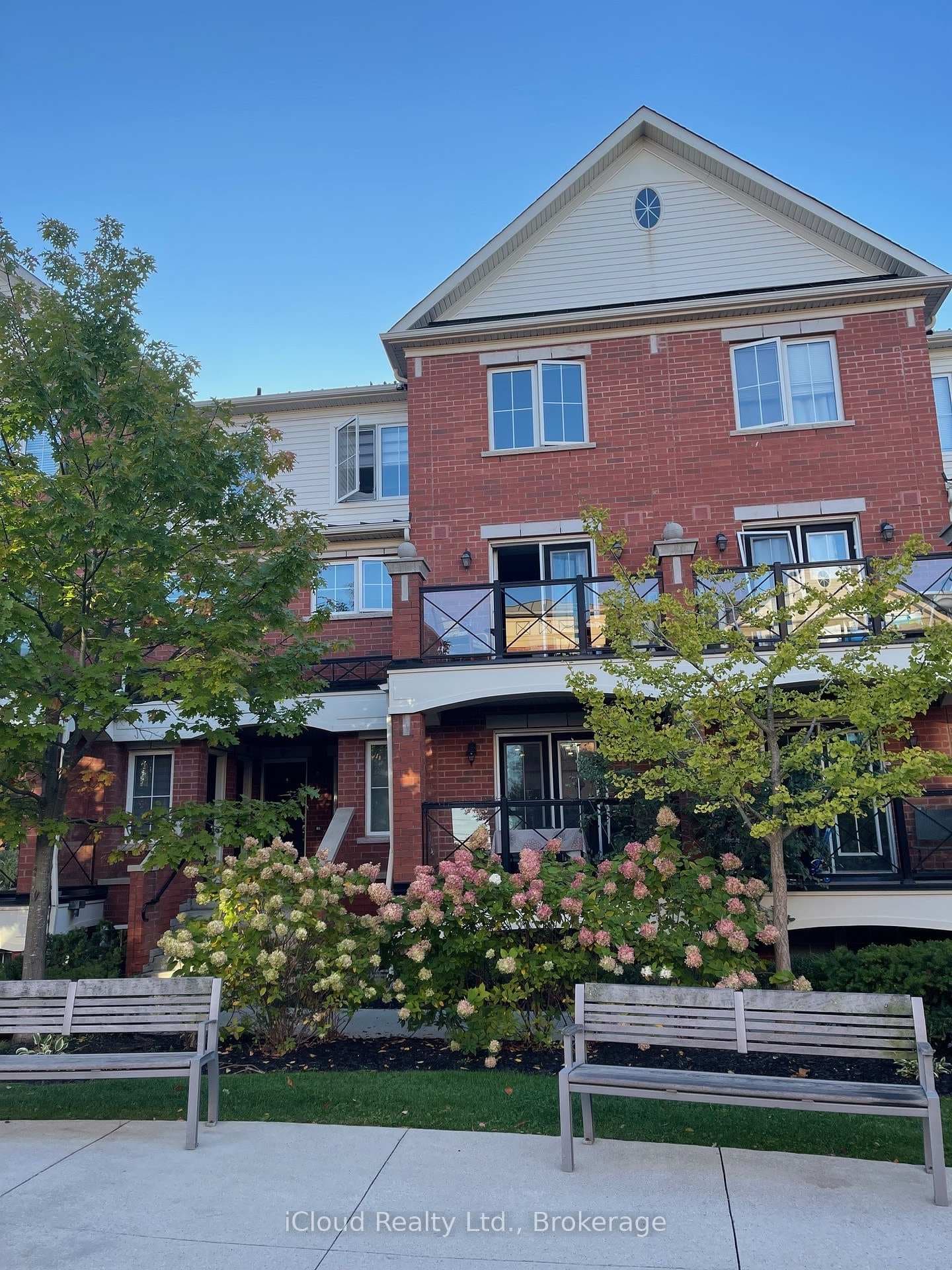 2492 Post Road Unit 8 - home for sale in Oakville, Ontario