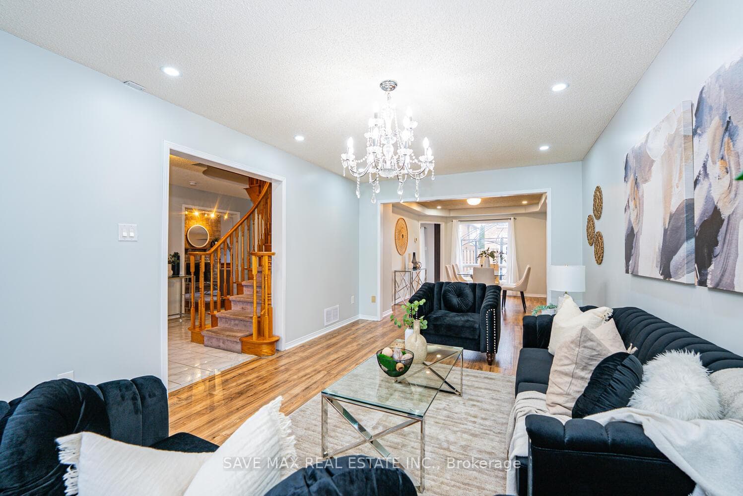 30 Adirondack Crescent - Detached photo 7 of 50 in Brampton, Ontario