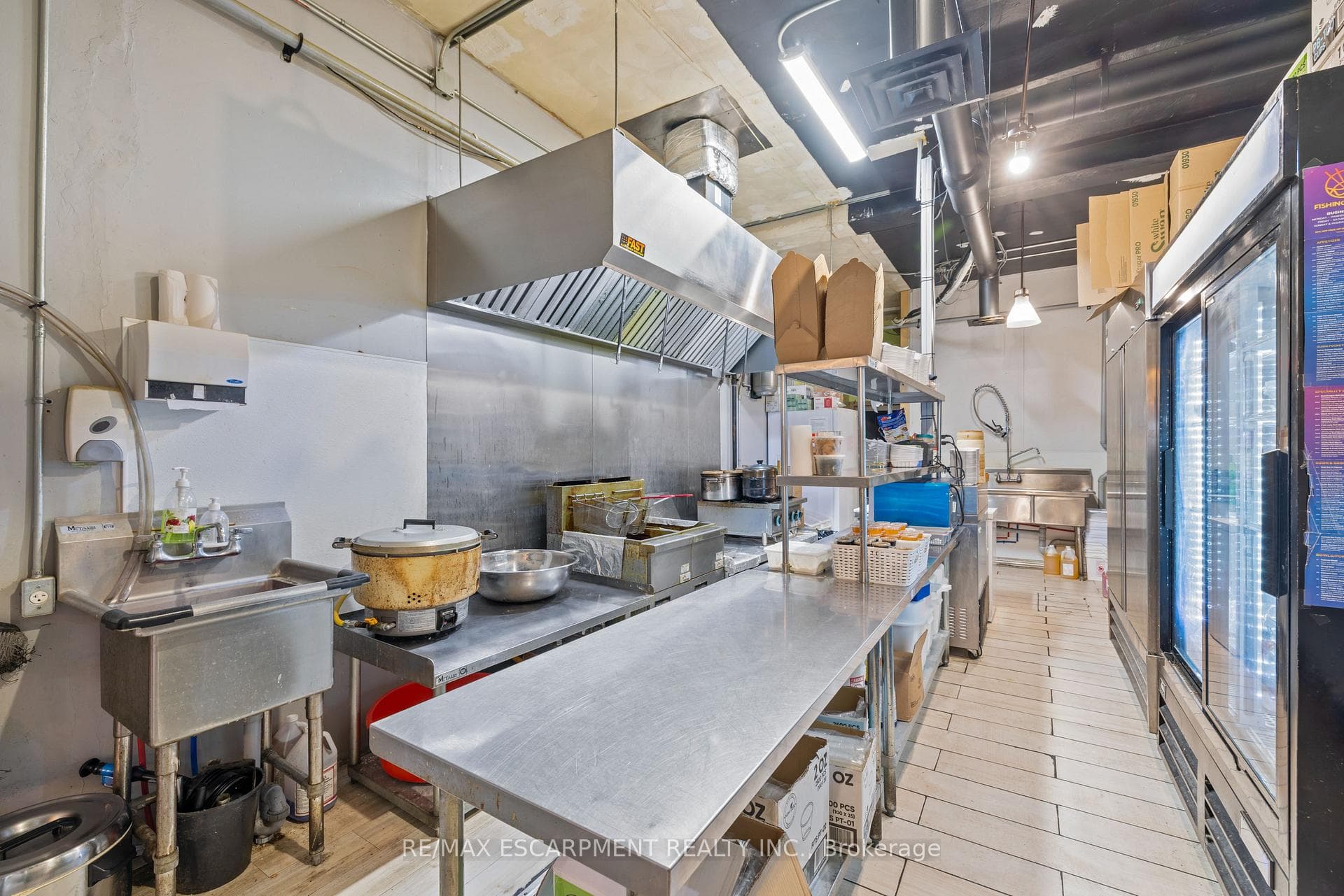 542 Concession Street - Commercial photo 13 of 40 in Hamilton, Ontario