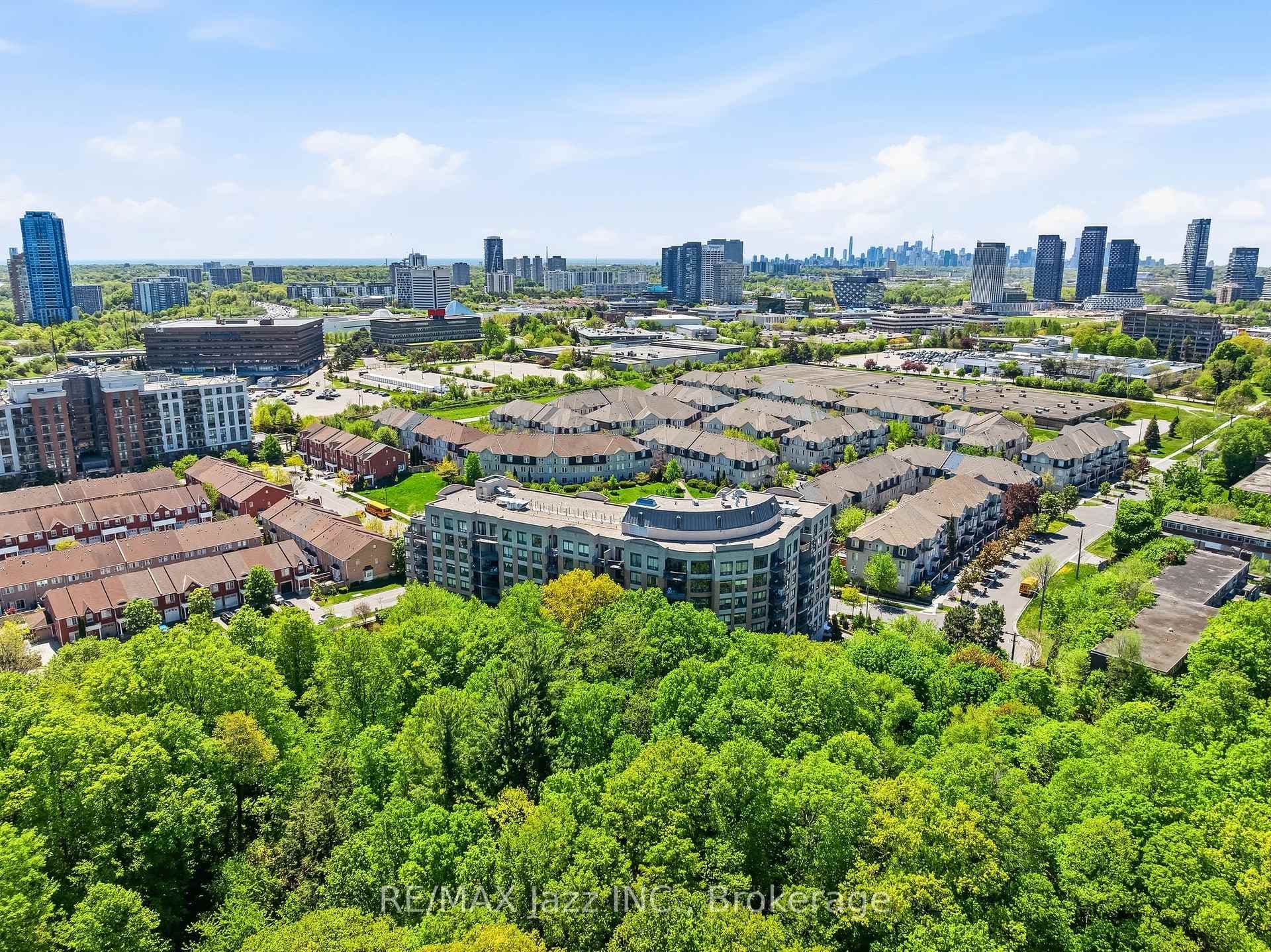 16 Dallimore Circle Unit 307 - Condo photo 4 of 50 in Don Mills / Parkwoods / Victoria Village, Ontario