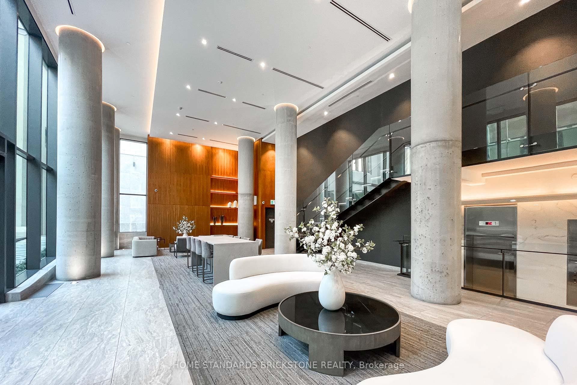 99 Foxbar Road Unit 711 - Condo photo 4 of 36 in Annex / Yorkville / Summerhill, Ontario