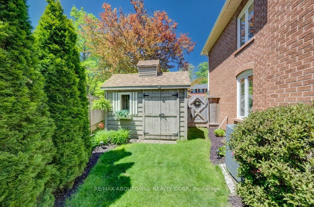 1300 Old Bridle Path - Detached photo 36 of 43 in Oakville, Ontario
