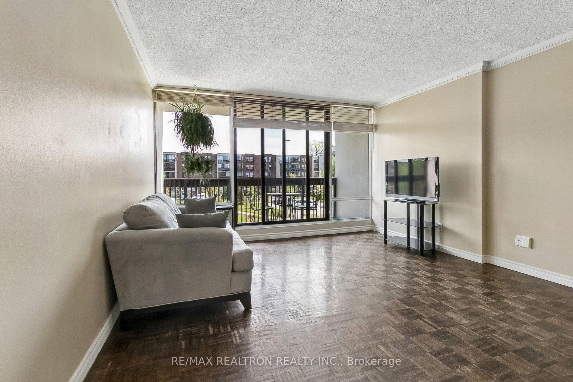 10 Fashion Roseway N/A Unit 306 - Condo photo 8 of 32 in Willowdale / Newtonbrook, Ontario