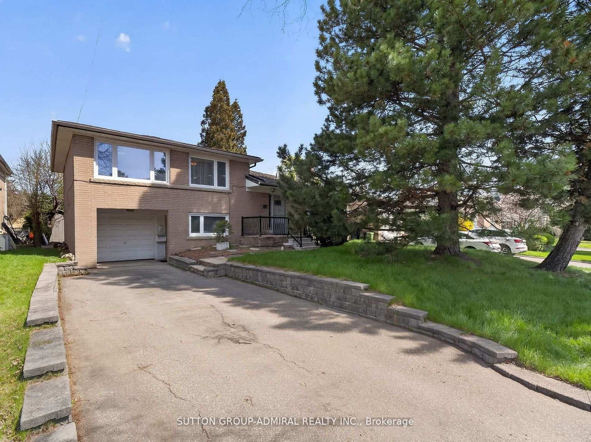 30 Foxwarren Drive - Detached photo 1 of 35 in Hillcrest Village / Bayview Village, Ontario