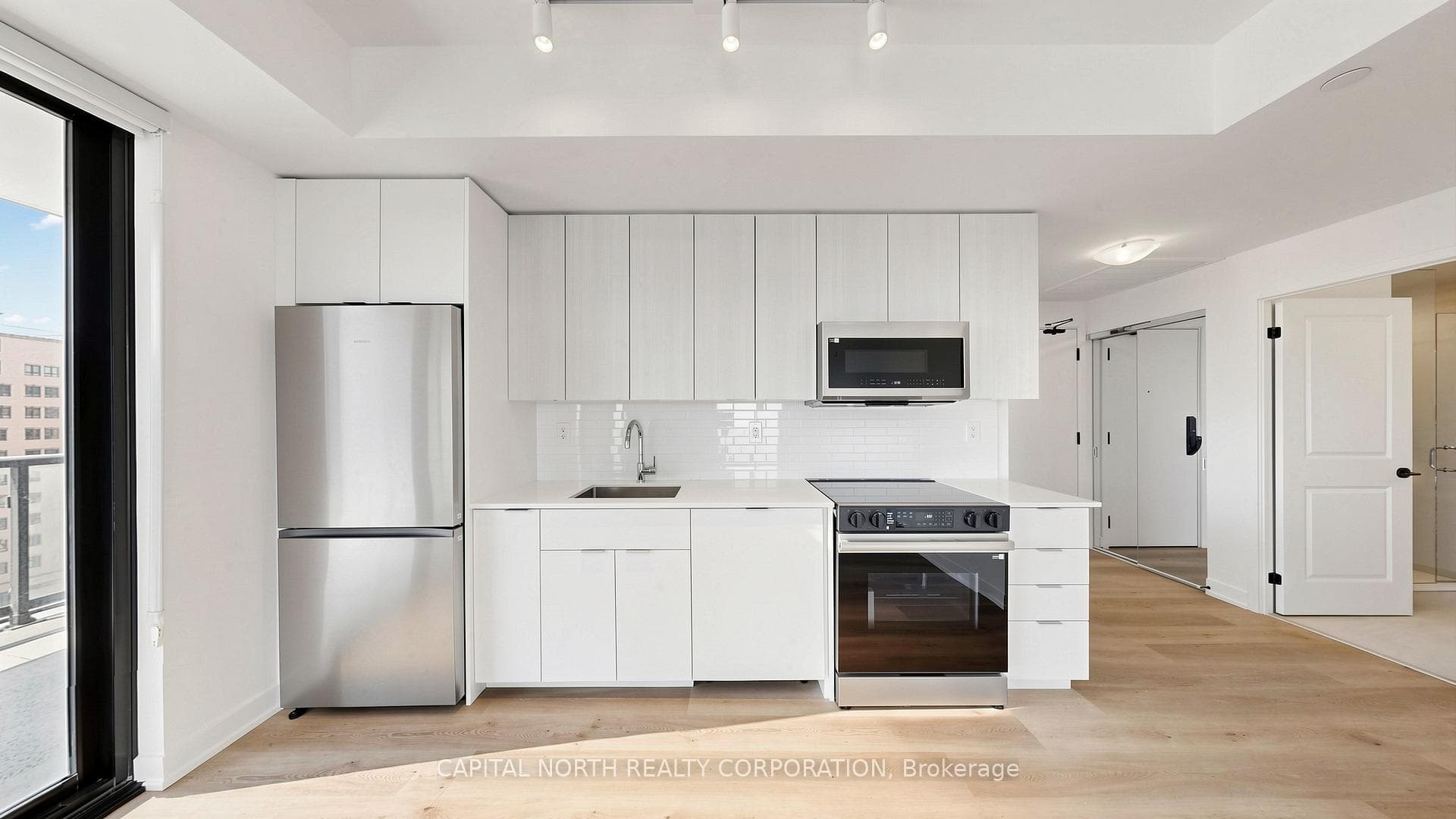 2075 Lakeshore Road Unit 708 - Condo photo 7 of 37 in Burlington, Ontario