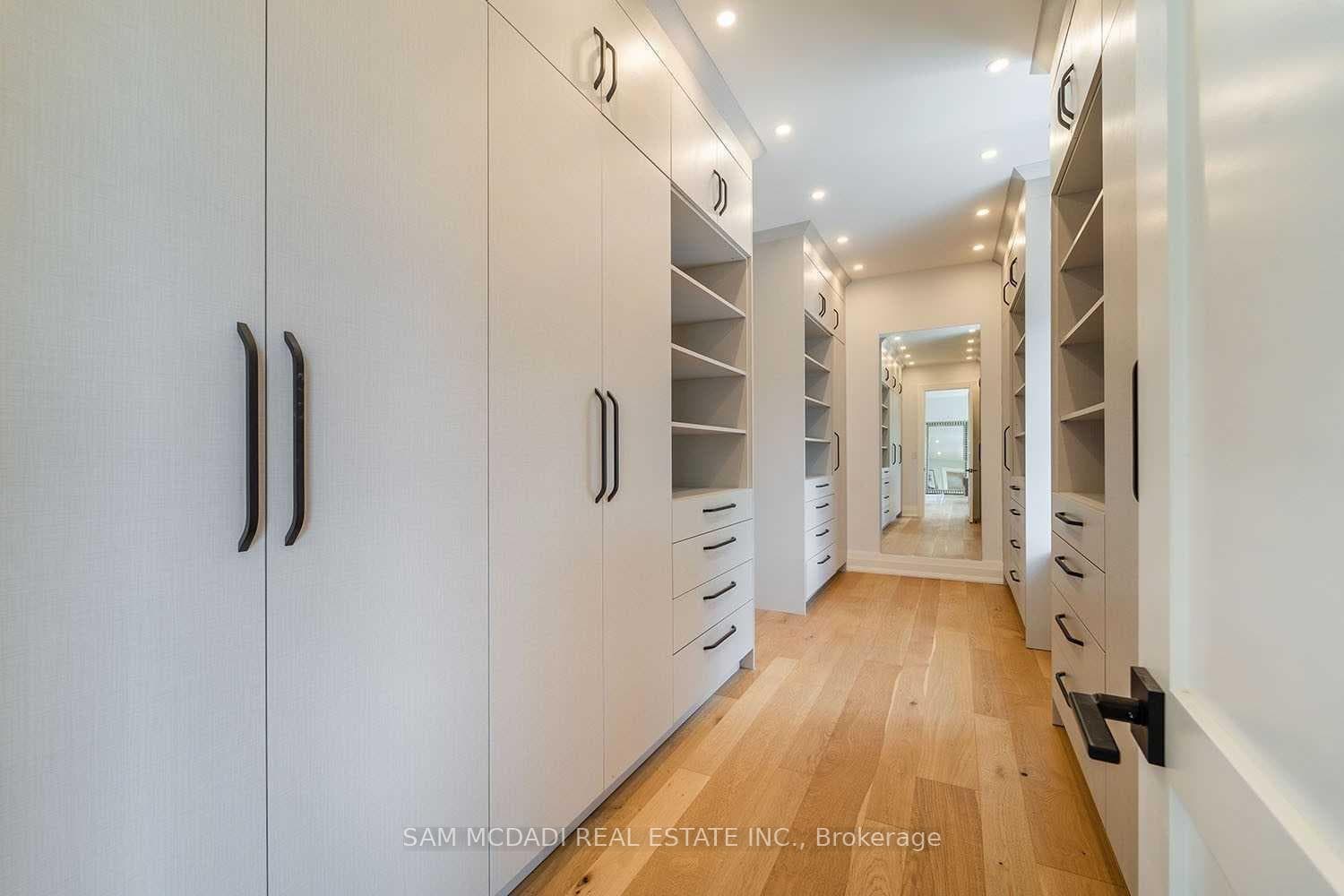584 Fourth Line - New Construction photo 20 of 50 in Oakville, Ontario