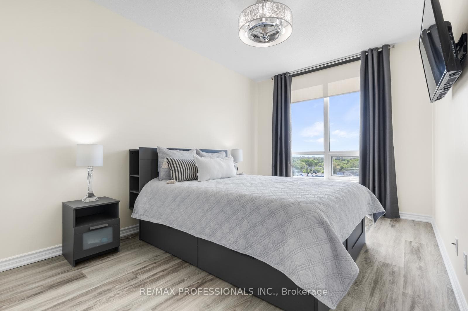 1135 Royal York Road Unit 801 - Condo photo 9 of 17 in Etobicoke (Islington / Rexdale), Ontario