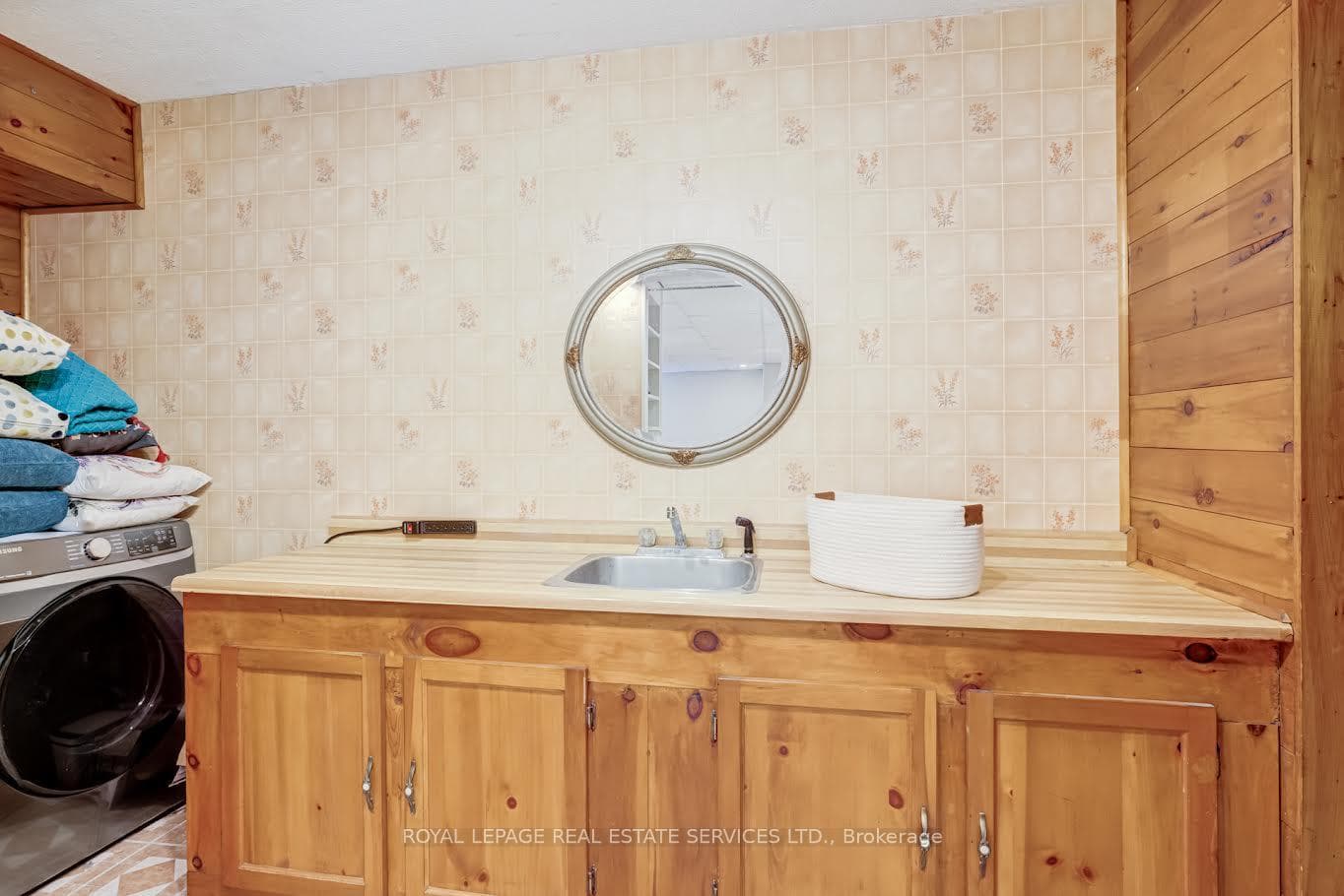 195 Cullum Court - Semi-Detached photo 37 of 43 in Burlington, Ontario