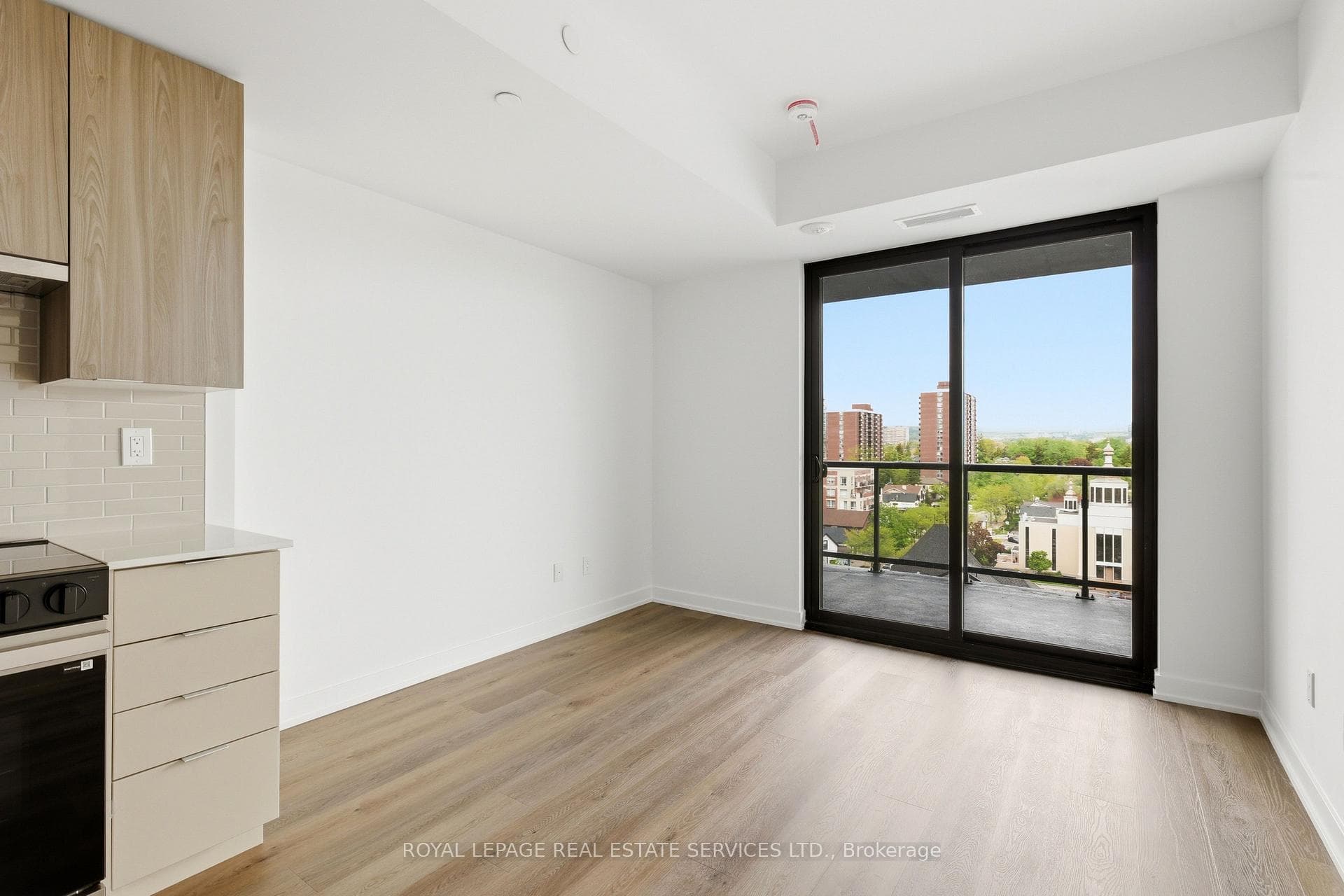 2075 Lakeshore Road Unit 711 - Condo photo 9 of 36 in Burlington, Ontario