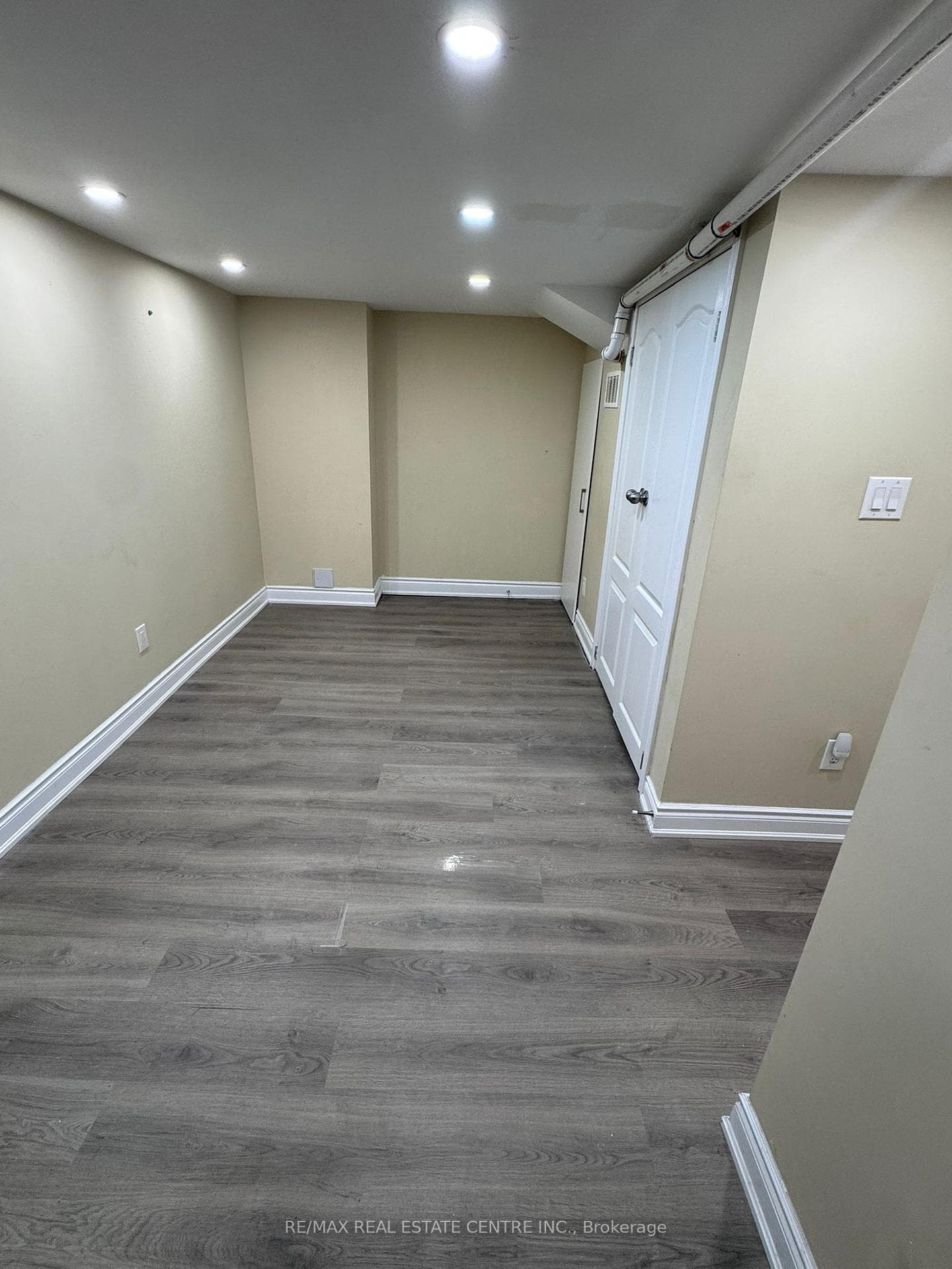140 Cadillac Crescent Unit Basement - Semi-Detached photo 5 of 15 in Brampton, Ontario