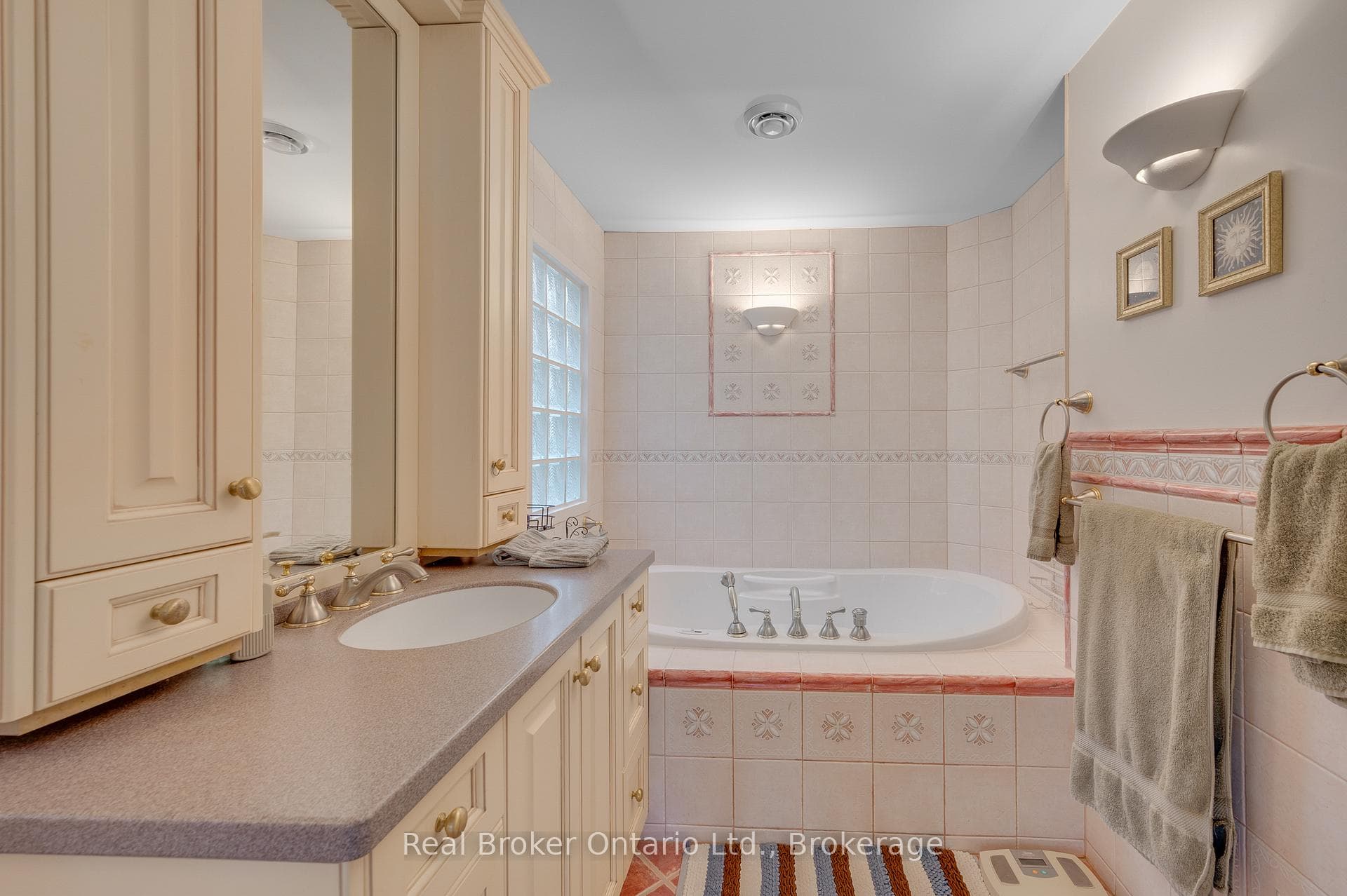 6366 Miller's Grove - Detached photo 26 of 46 in Mississauga, Ontario