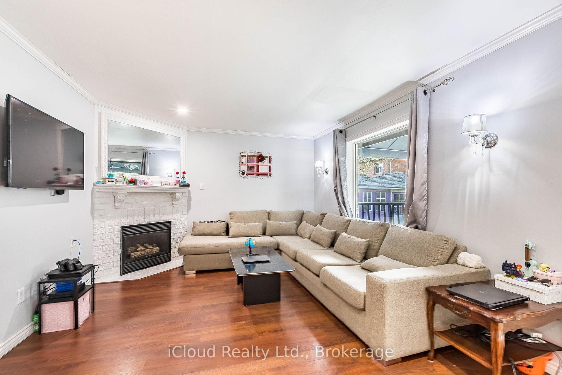 52 Buttercup Lane - Detached photo 11 of 41 in Brampton, Ontario