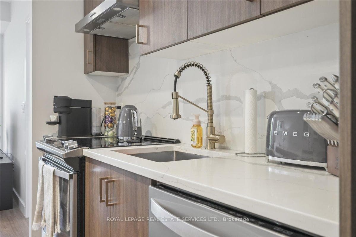 168 Sabina Drive Unit 211 - Condo photo 29 of 41 in Oakville, Ontario