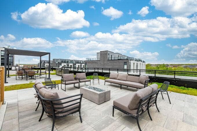 395 DUNDAS Street Unit 504 - Condo photo 32 of 40 in Oakville, Ontario