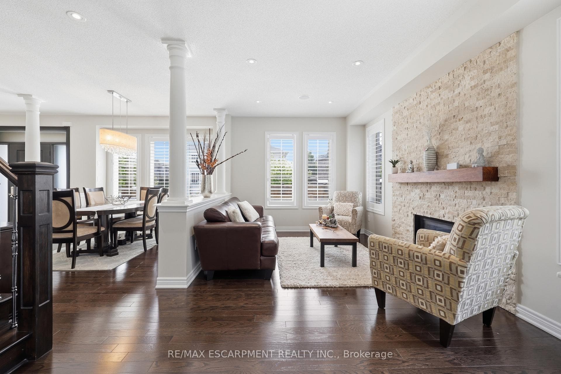 4645 Doug Wright Drive - Detached photo 11 of 47 in Burlington, Ontario
