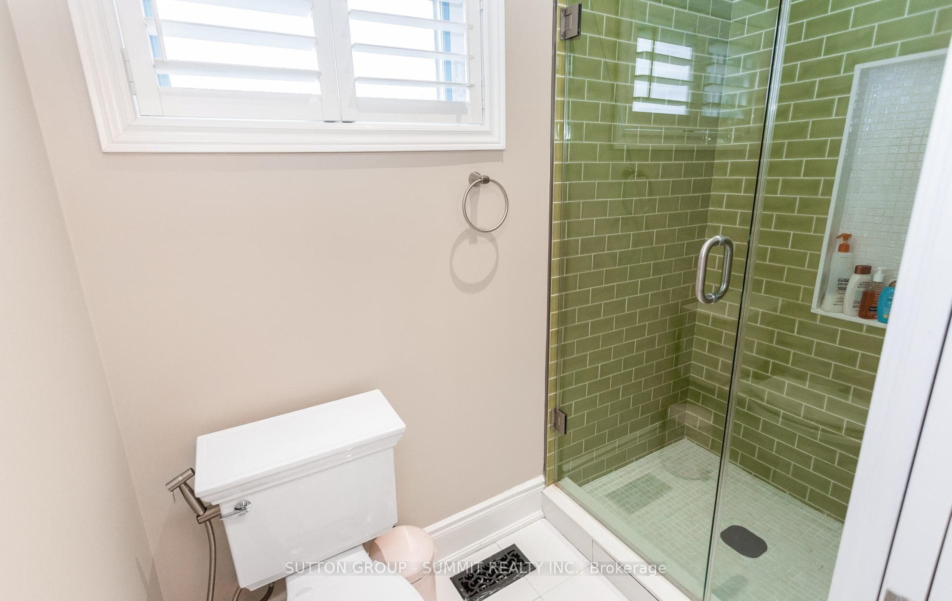 121 Ringwood Road - Detached photo 32 of 49 in Oakville, Ontario