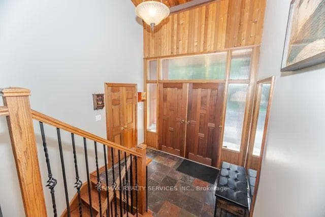 24 Cedar Drive - Detached photo 5 of 50 in Caledon, Ontario