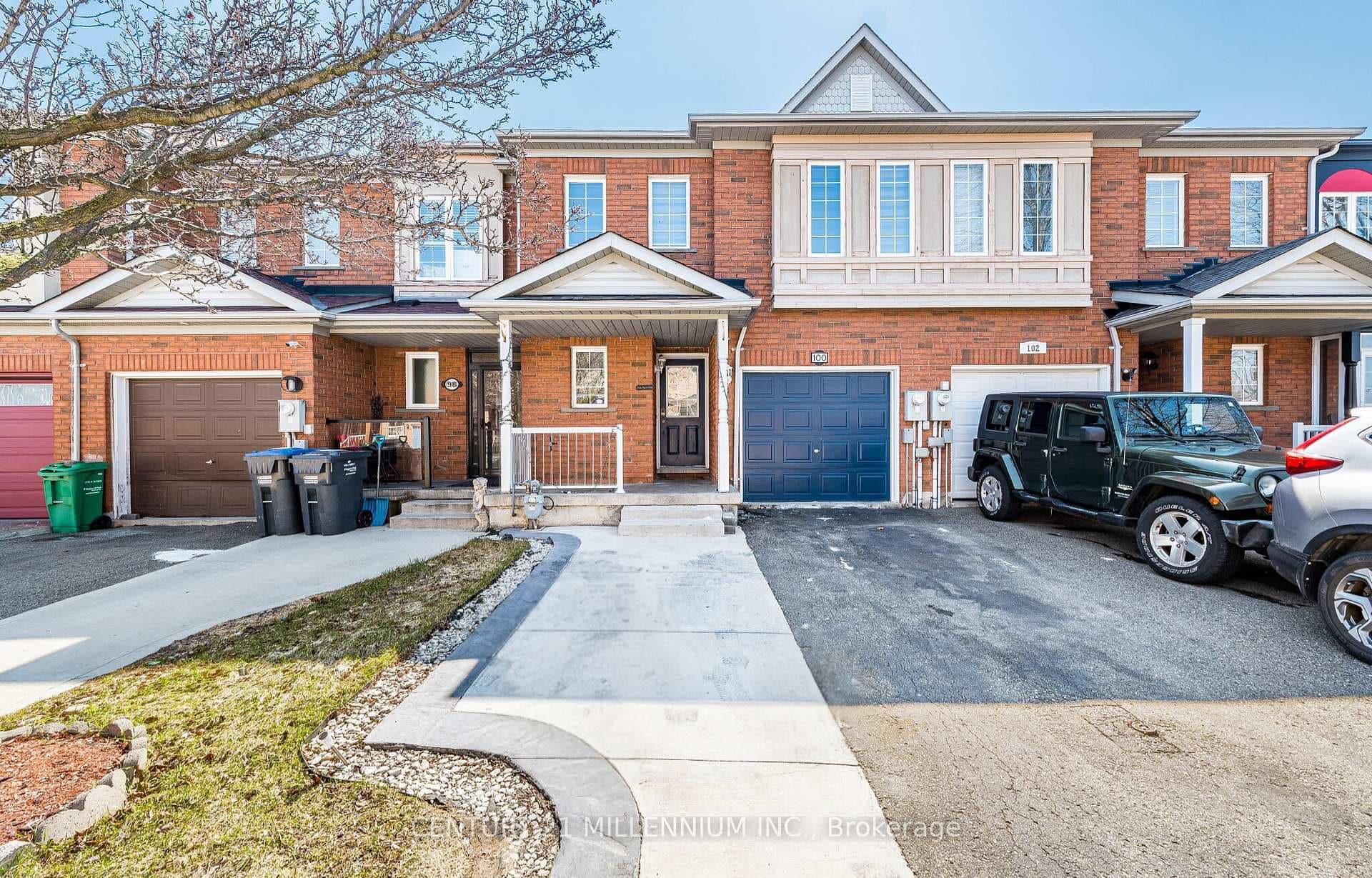 100 Monaco Court - Townhouse for sale in Sandalwood, Ontario