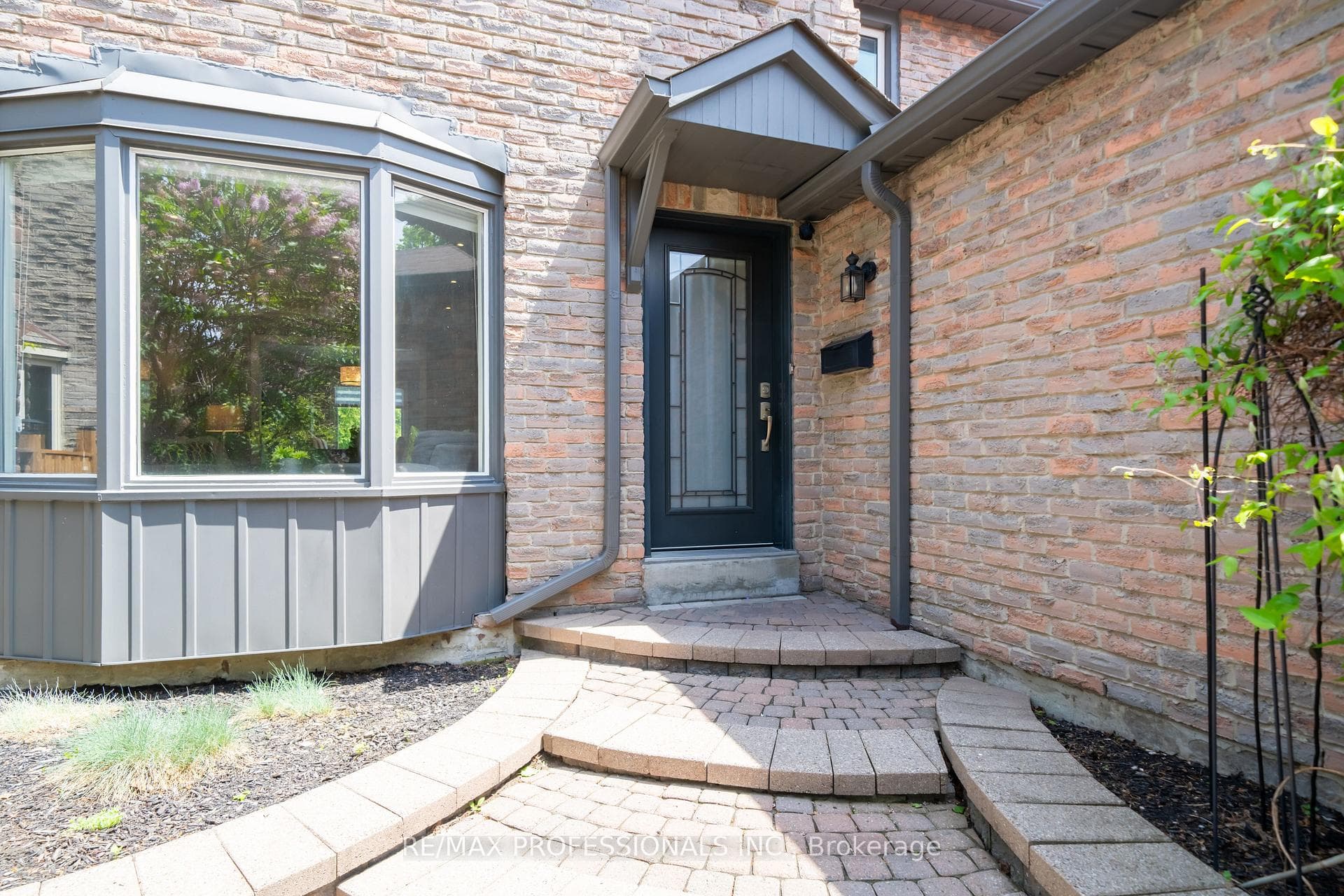 4021 Sasha Court - Detached photo 3 of 44 in Mississauga, Ontario