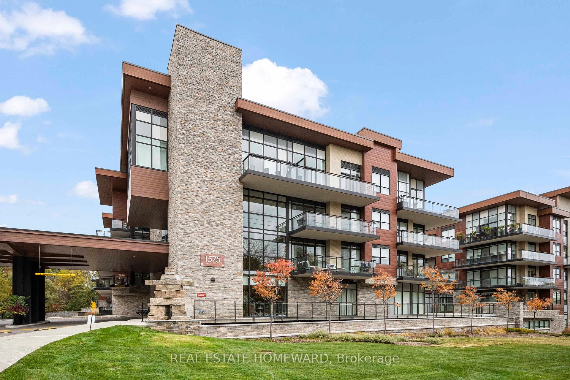 1575 Lakeshore Road Unit 108 - Condo for sale in Erin Mills, Ontario