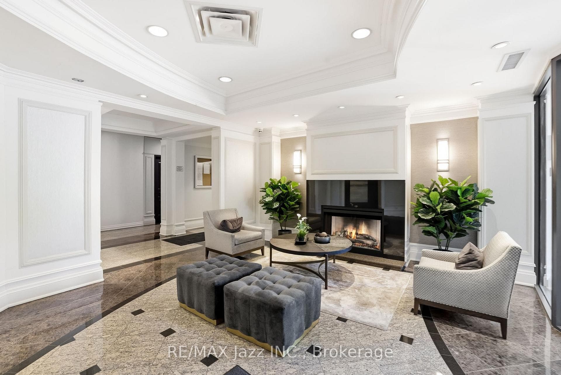 16 Dallimore Circle Unit 307 - Condo photo 7 of 50 in Don Mills / Parkwoods / Victoria Village, Ontario