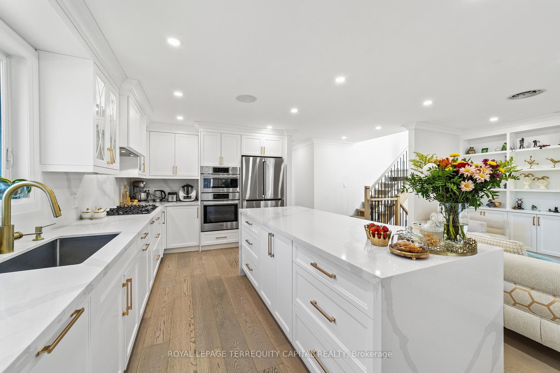 730 Hyde Road - Detached photo 10 of 50 in Burlington, Ontario