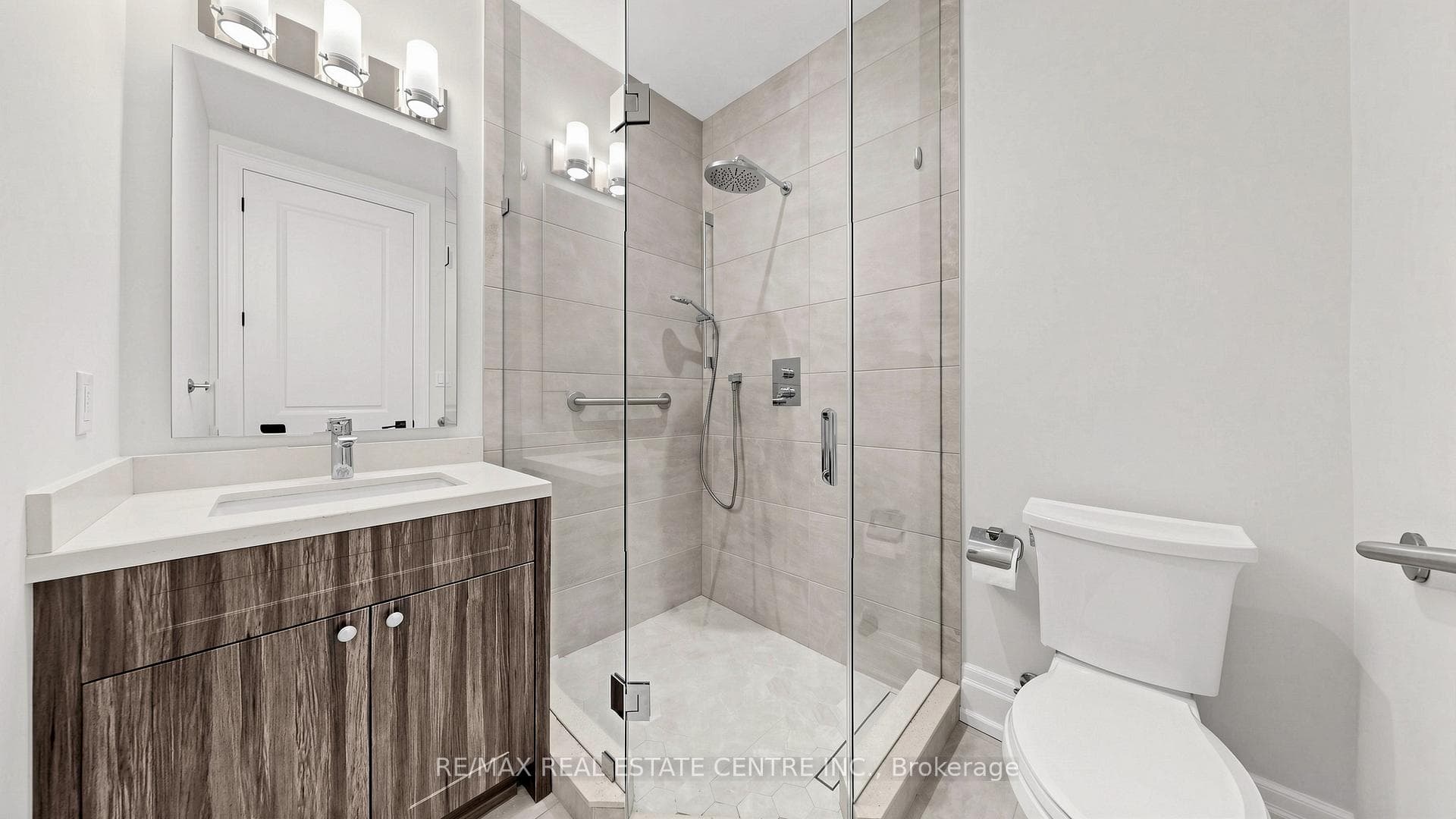 1496 Mansfield Drive - Detached photo 14 of 50 in Oakville, Ontario