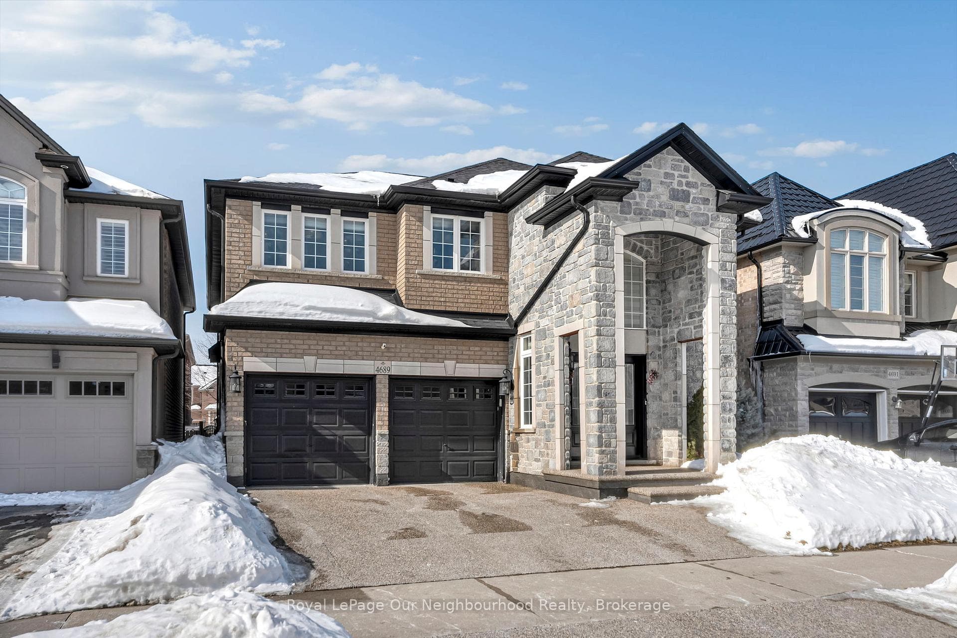 4689 Leanna Heights Road - Detached photo 3 of 39 in Burlington, Ontario