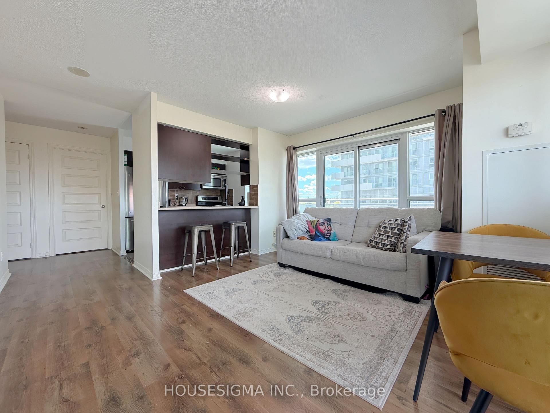 215 Queen Street Unit 509 - Condo photo 3 of 33 in Brampton, Ontario