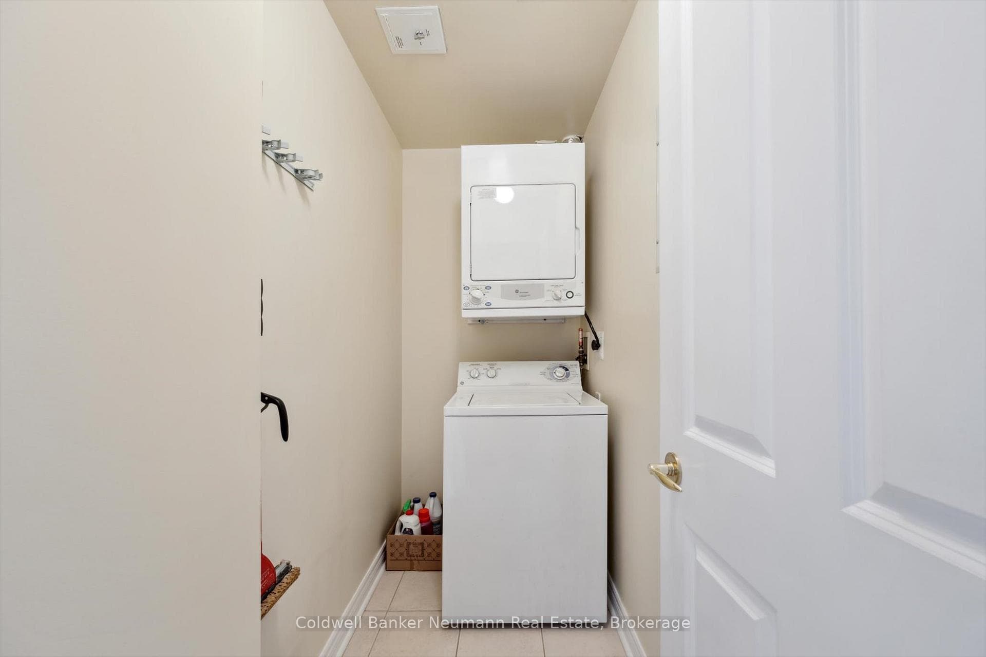 40 Old Mill Road Unit 804 - Condo photo 23 of 31 in Oakville, Ontario