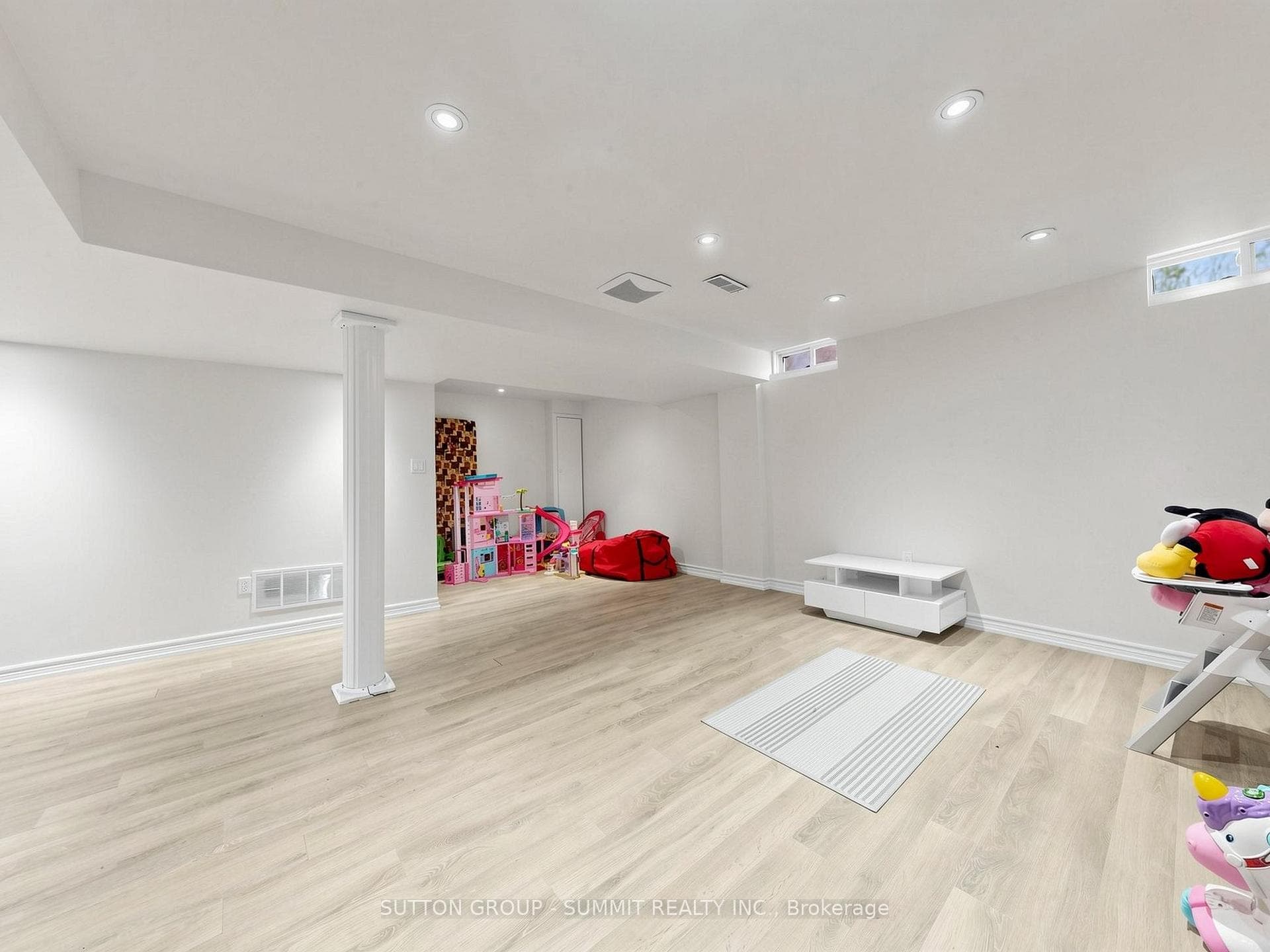 4880 YORKSHIRE Avenue - Detached photo 33 of 50 in Mississauga, Ontario