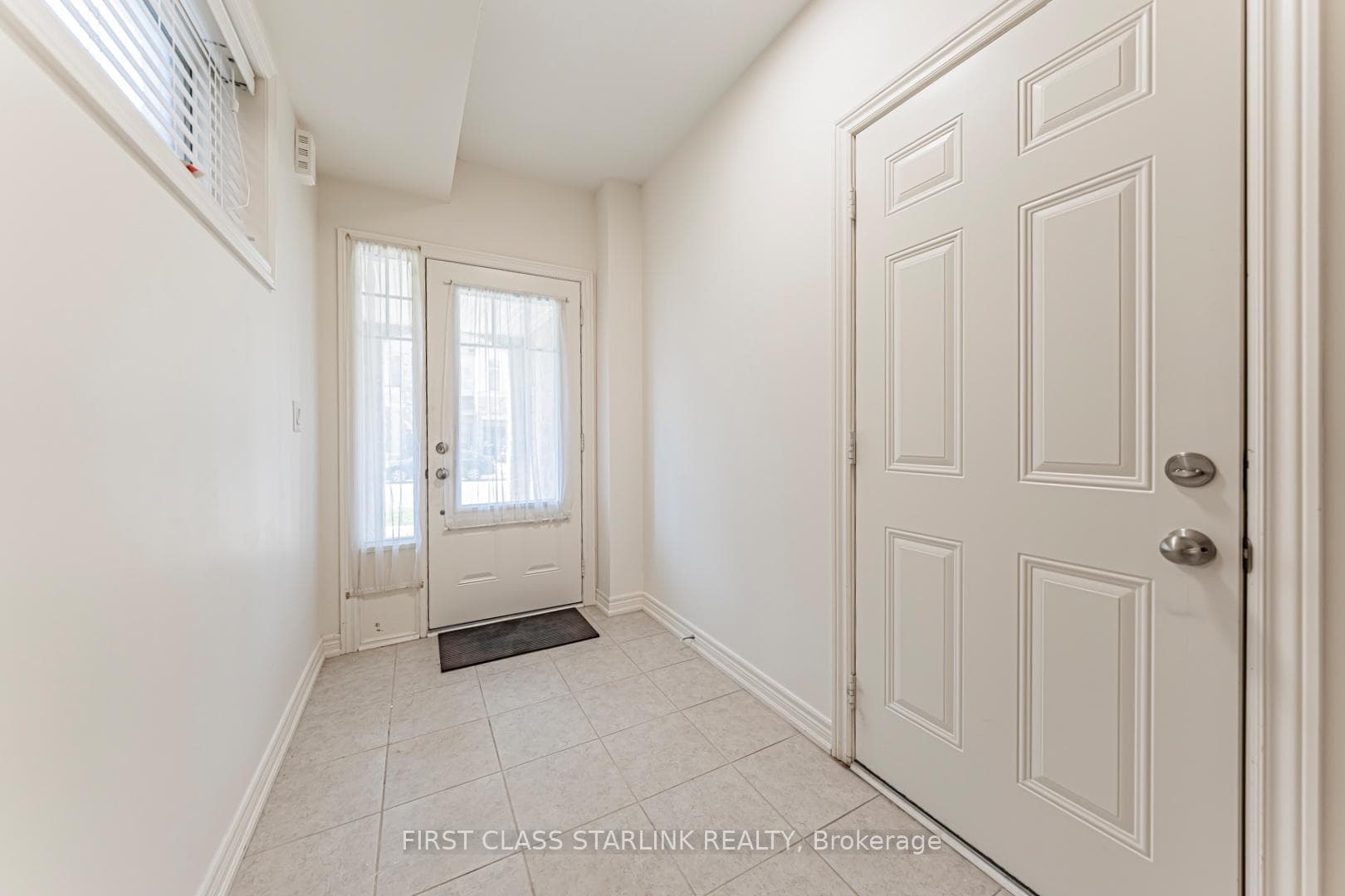 3964 THOMAS ALTON Boulevard - Semi-Detached photo 4 of 44 in Burlington, Ontario