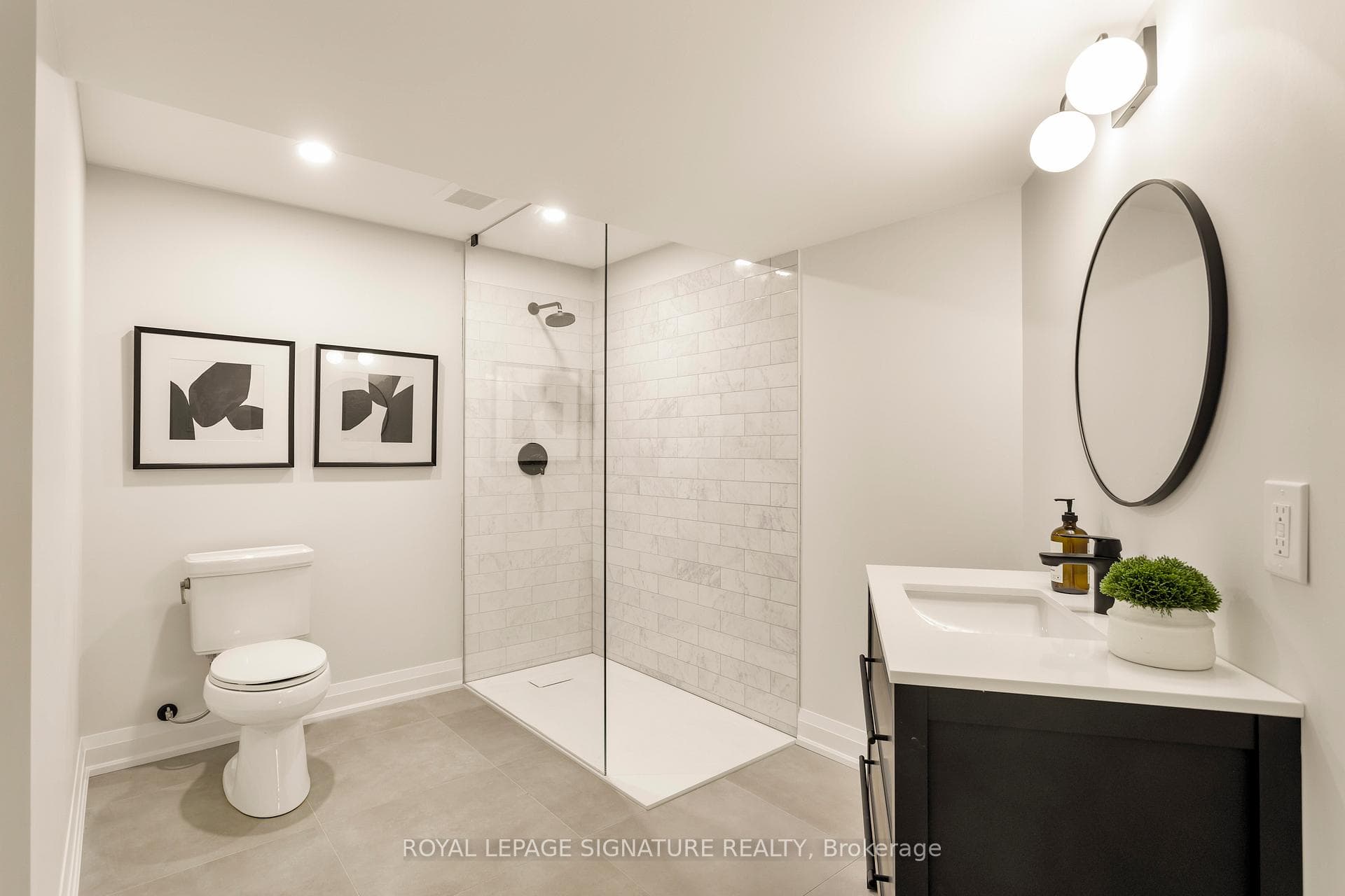 1026 Oak Meadow Road - Detached photo 46 of 50 in Oakville, Ontario