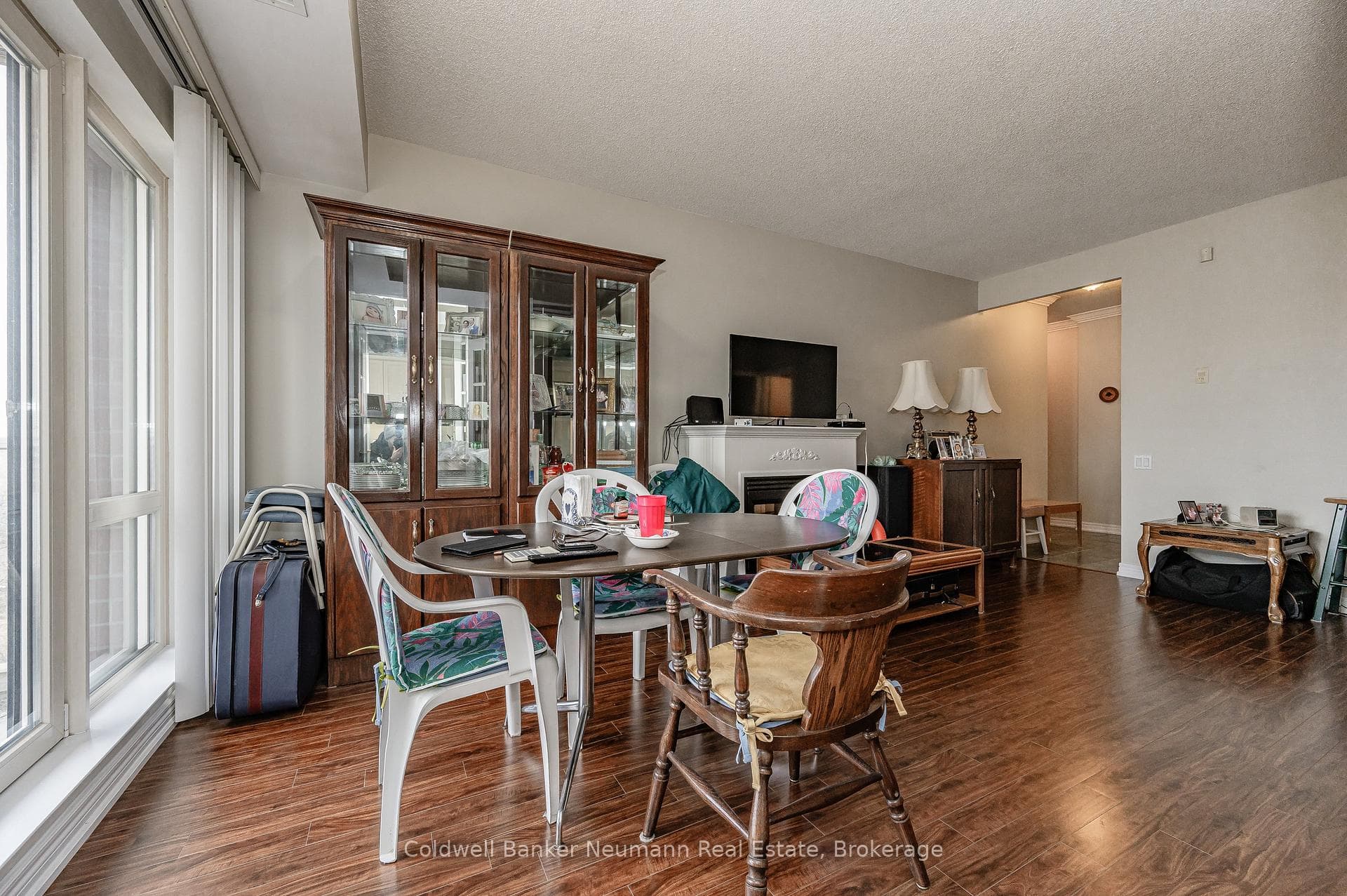 60 Old Mill Road Unit 409 - Condo photo 9 of 28 in Oakville, Ontario