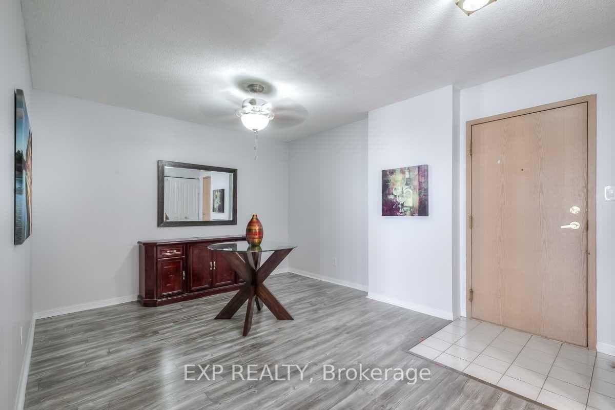 88 Corporate Drive Unit 1702 - Condo photo 3 of 20 in Scarborough (West Hill / Highland Creek), Ontario