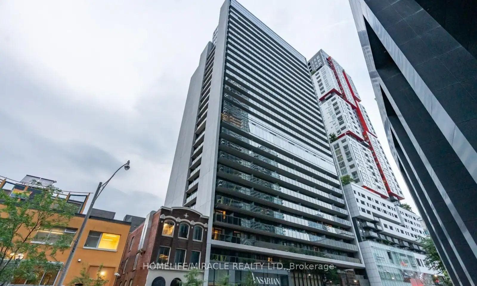 330 Richmond Street Unit 905 - condo for sale in Downtown Toronto / Waterfront