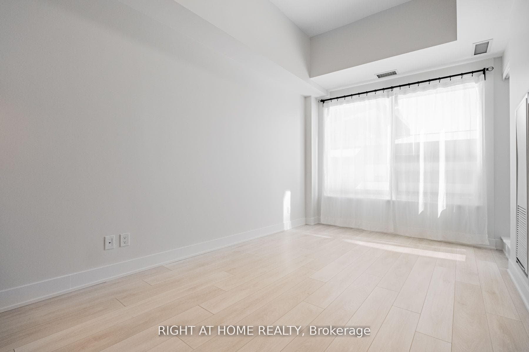 2485 Taunton Road Unit 451 - Condo photo 18 of 27 in Oakville, Ontario
