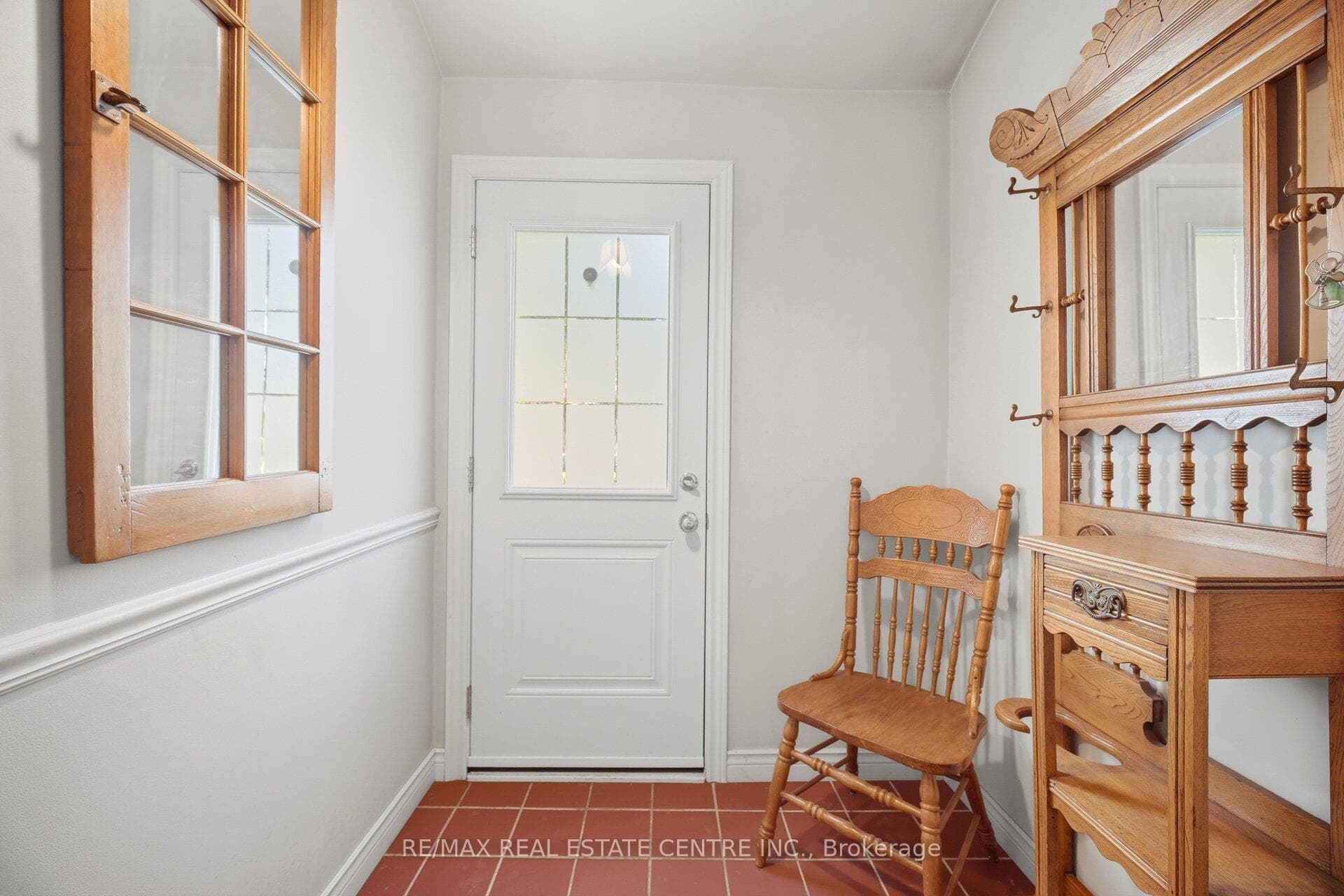 2800 Bucklepost Crescent - Semi-Detached photo 7 of 46 in Mississauga, Ontario