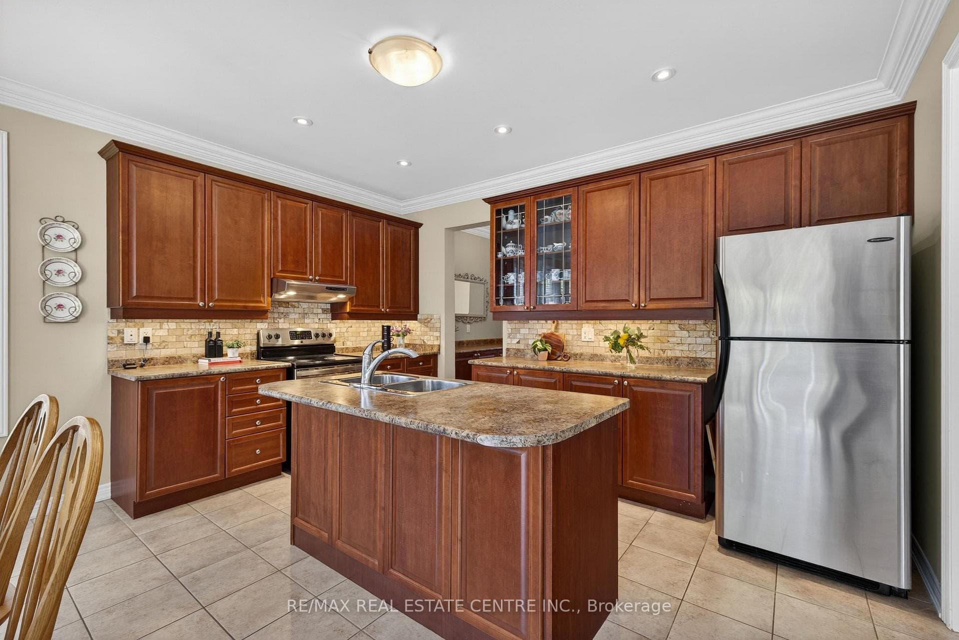1022 Laidlaw Drive - Detached photo 16 of 50 in Milton, Ontario