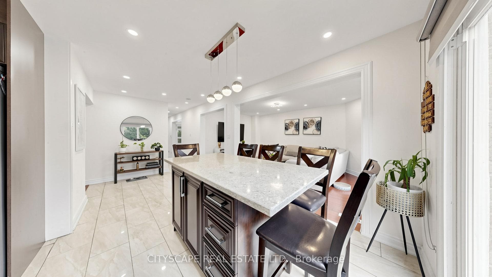 5534 River Grove Avenue - Detached photo 13 of 36 in Mississauga, Ontario