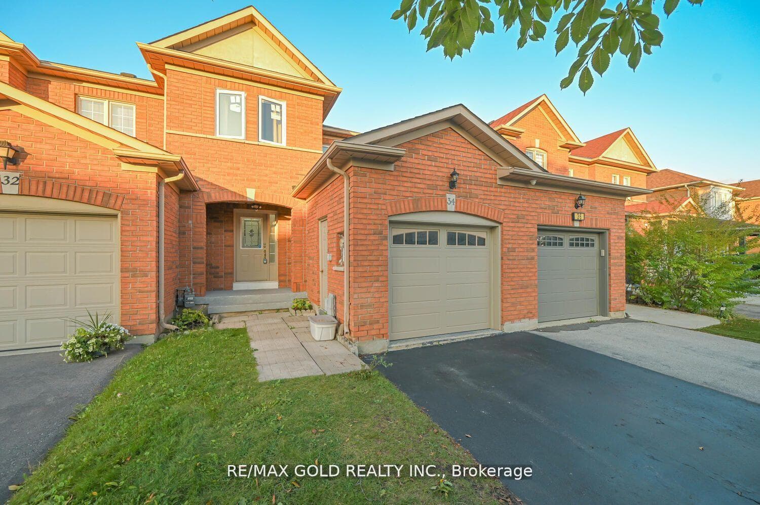 34 Earth Star Trail - Townhouse photo 2 of 50 in Brampton, Ontario
