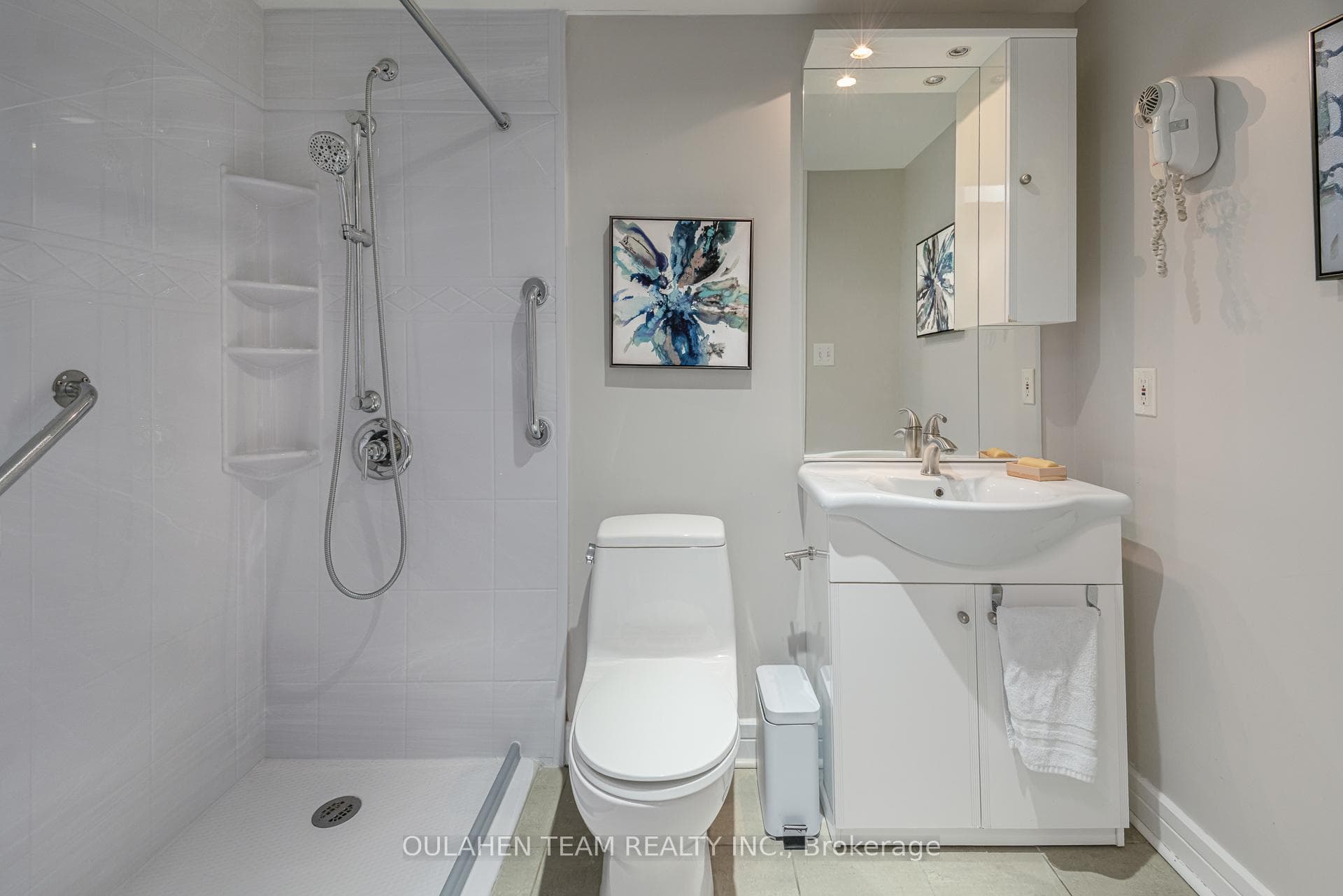 16 Harrison Garden Boulevard Unit 309 - Condo photo 14 of 35 in Willowdale / Newtonbrook, Ontario