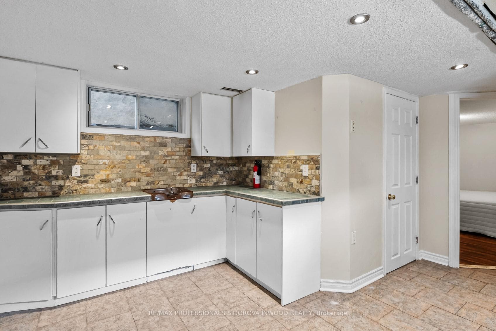 197 Lambton Avenue - Detached photo 35 of 46 in Keelesdale / Eglinton West, Ontario