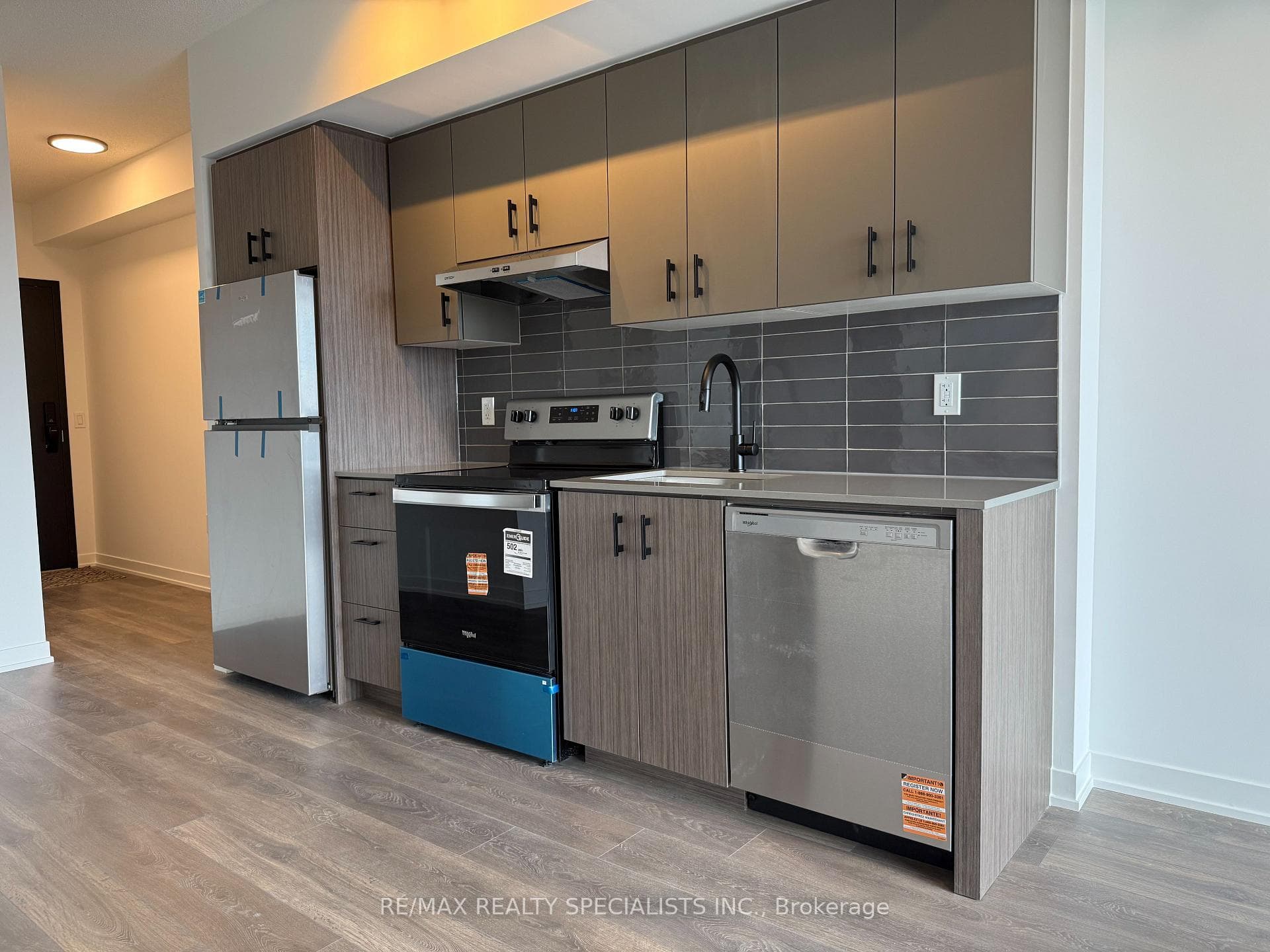 4878 POWERS Common Unit C1110 - Condo photo 6 of 30 in Burlington, Ontario