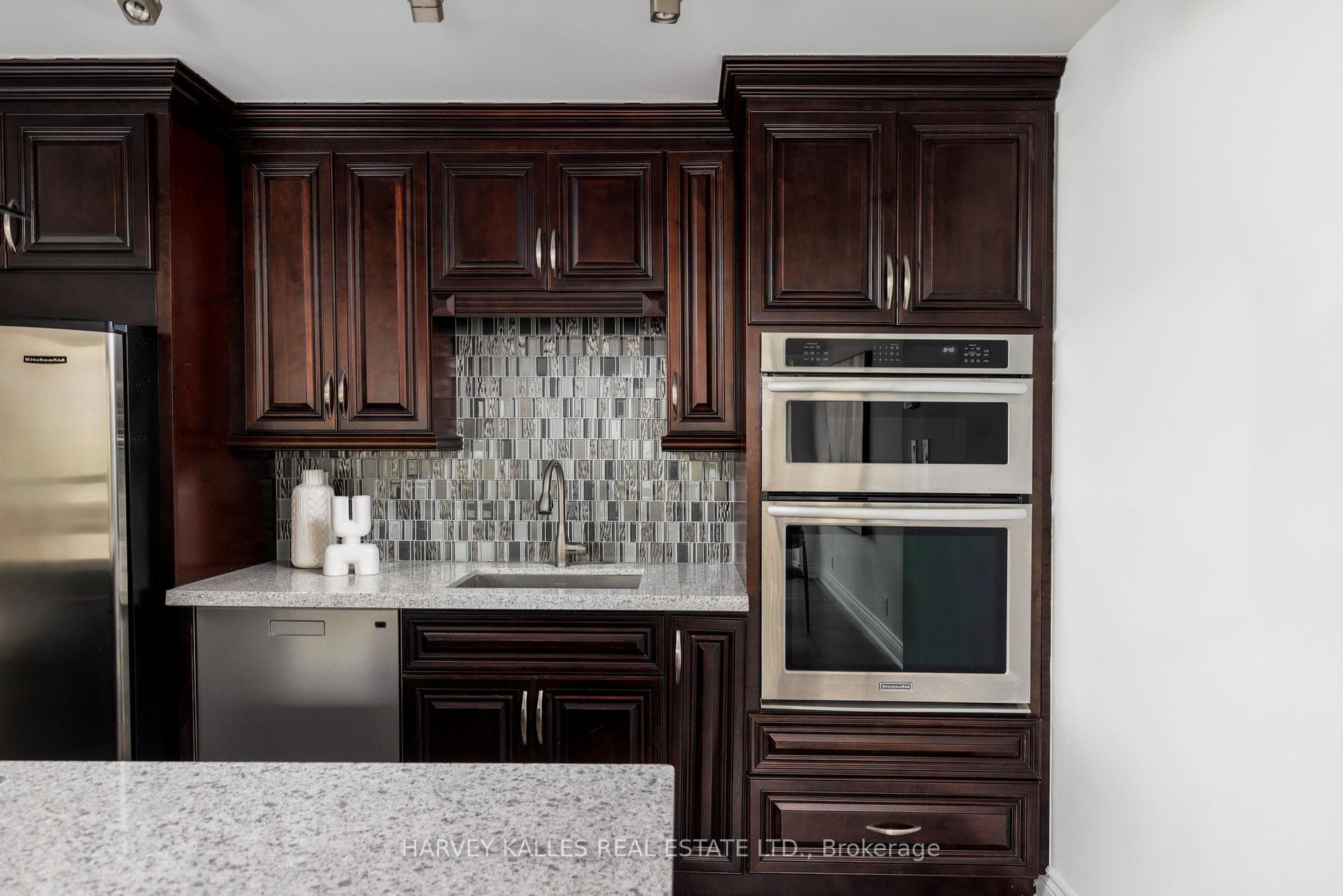 447 Walmer Road Unit 307 - Condo photo 14 of 28 in Forest Hill / Deer Park, Ontario