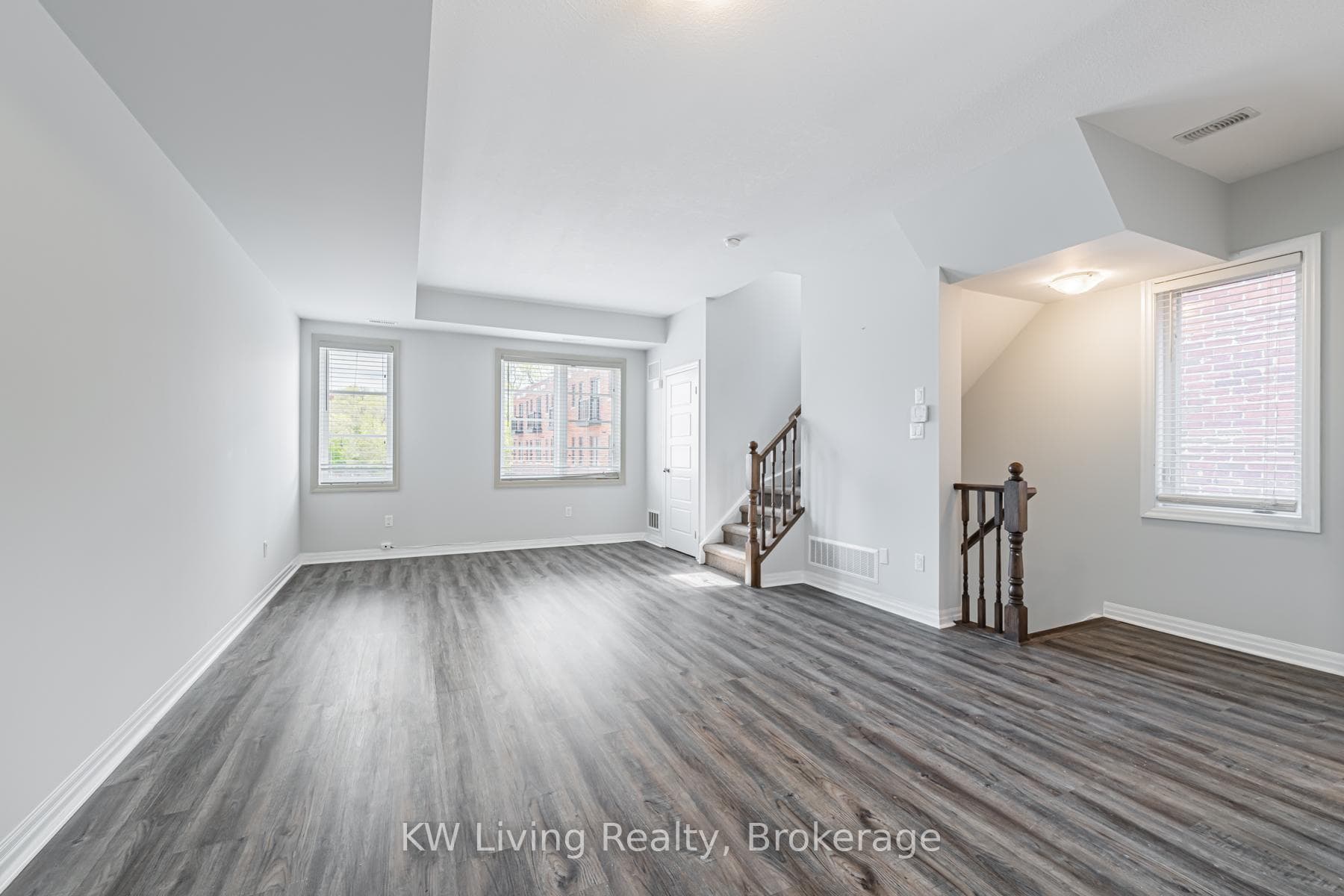 70 Plains Road Unit 18 - Condo photo 8 of 50 in Burlington, Ontario