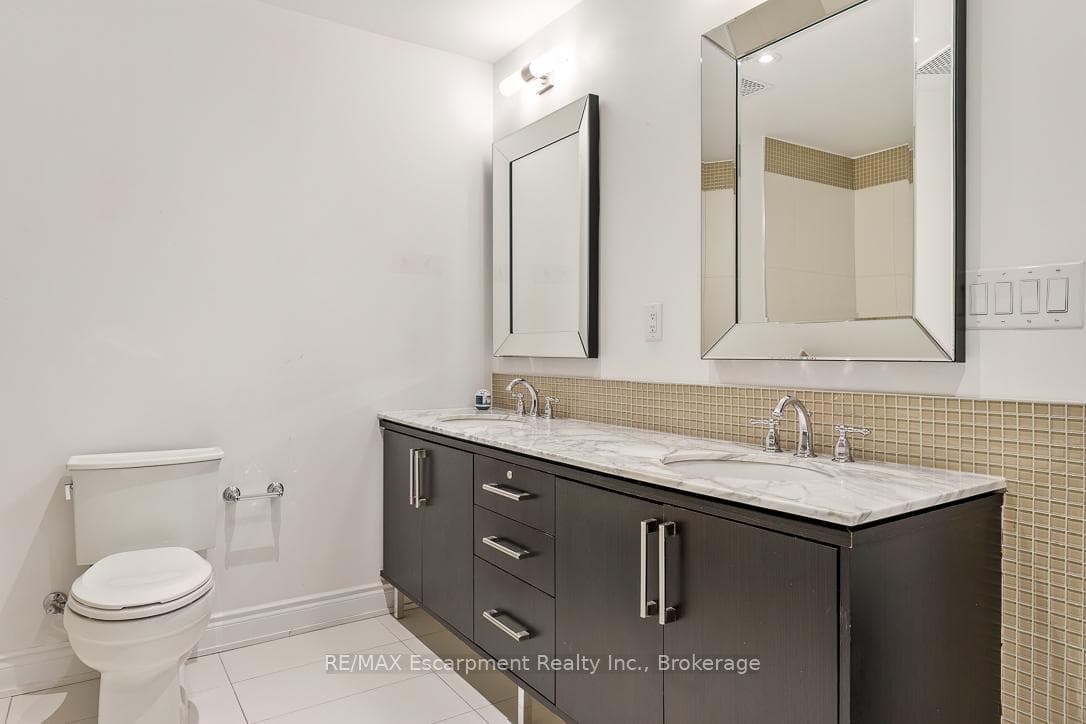3500 Lakeshore Road Unit 827 - Condo photo 15 of 27 in Oakville, Ontario